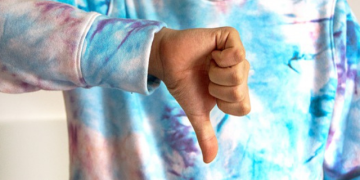 GIVING AND RESPONDING TO CRITICISM