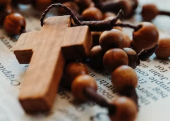 What is the Difference Between Catholic and Christian