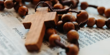 What is the Difference Between Catholic and Christian