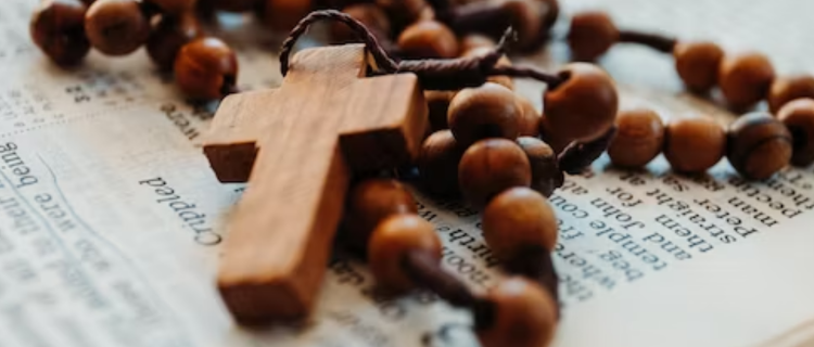 What is the Difference Between Catholic and Christian